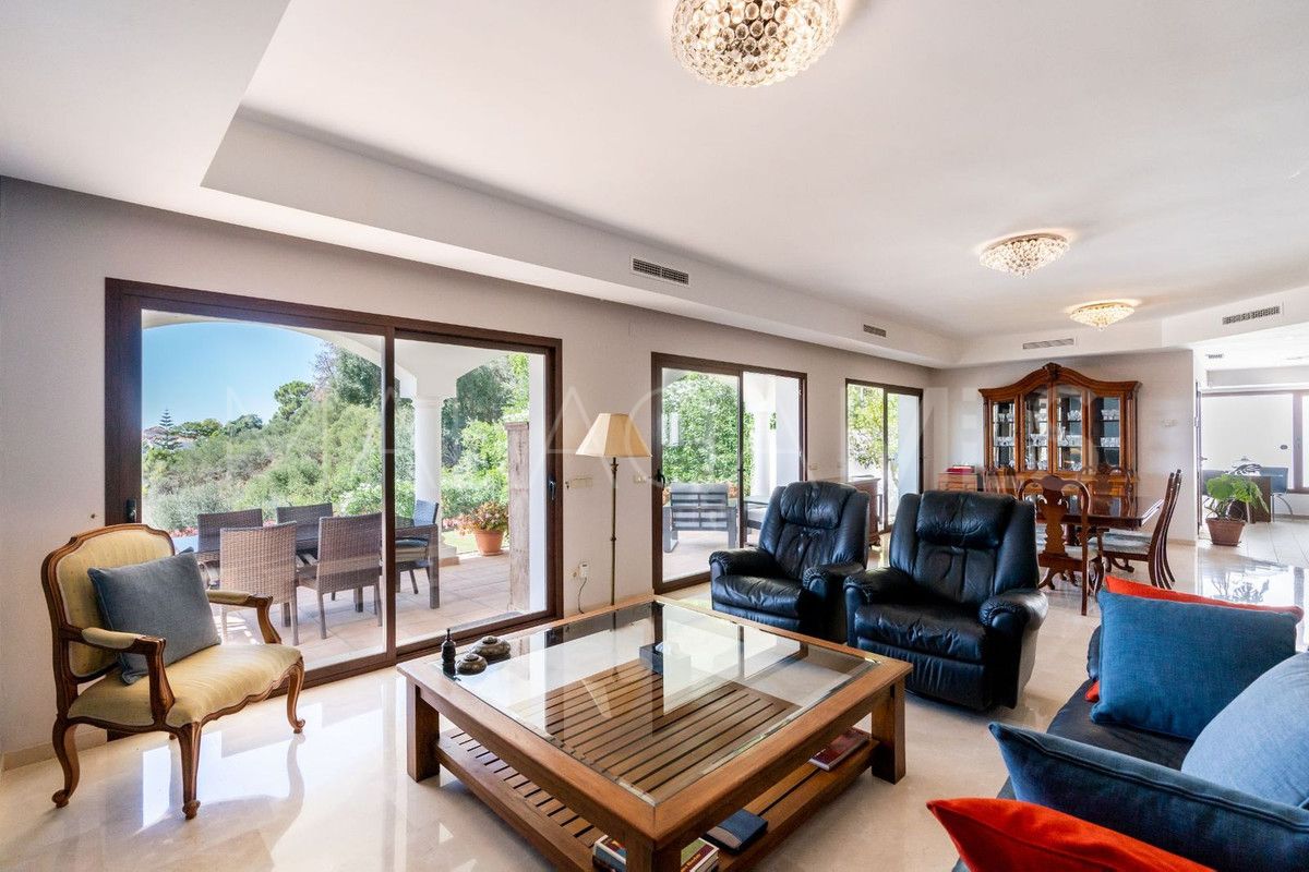 4 bedrooms villa in Benahavis for sale
