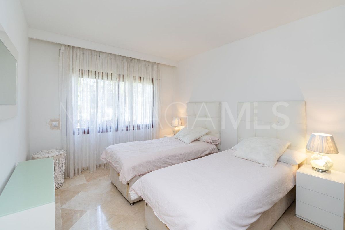 For sale ground floor apartment in New Golden Mile