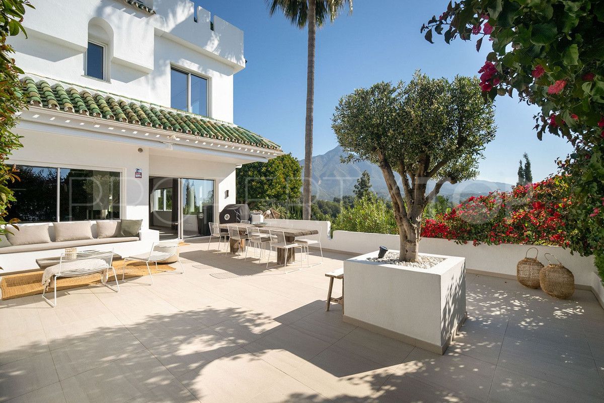 Town house for sale in Nueva Andalucia