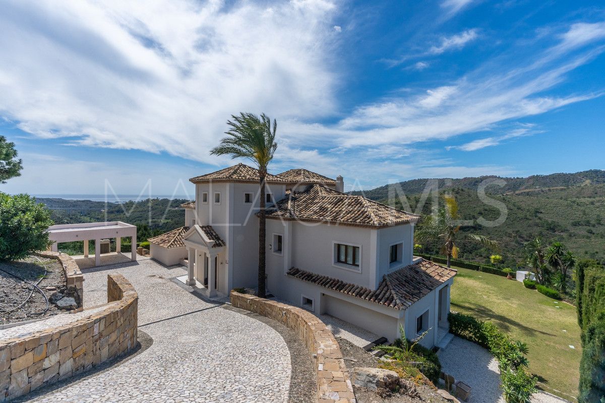 Villa for sale in Benahavis