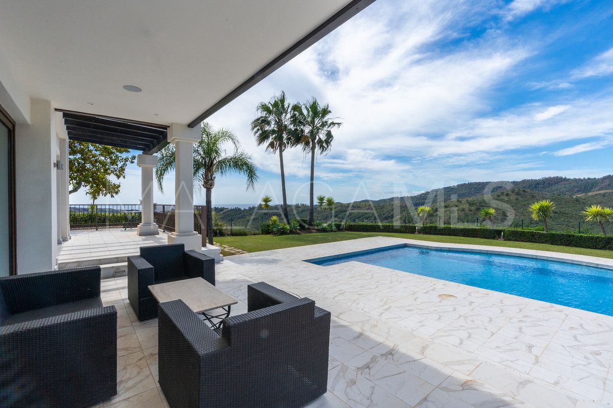 Villa for sale in Benahavis