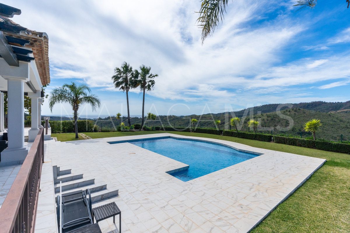 Villa for sale in Benahavis