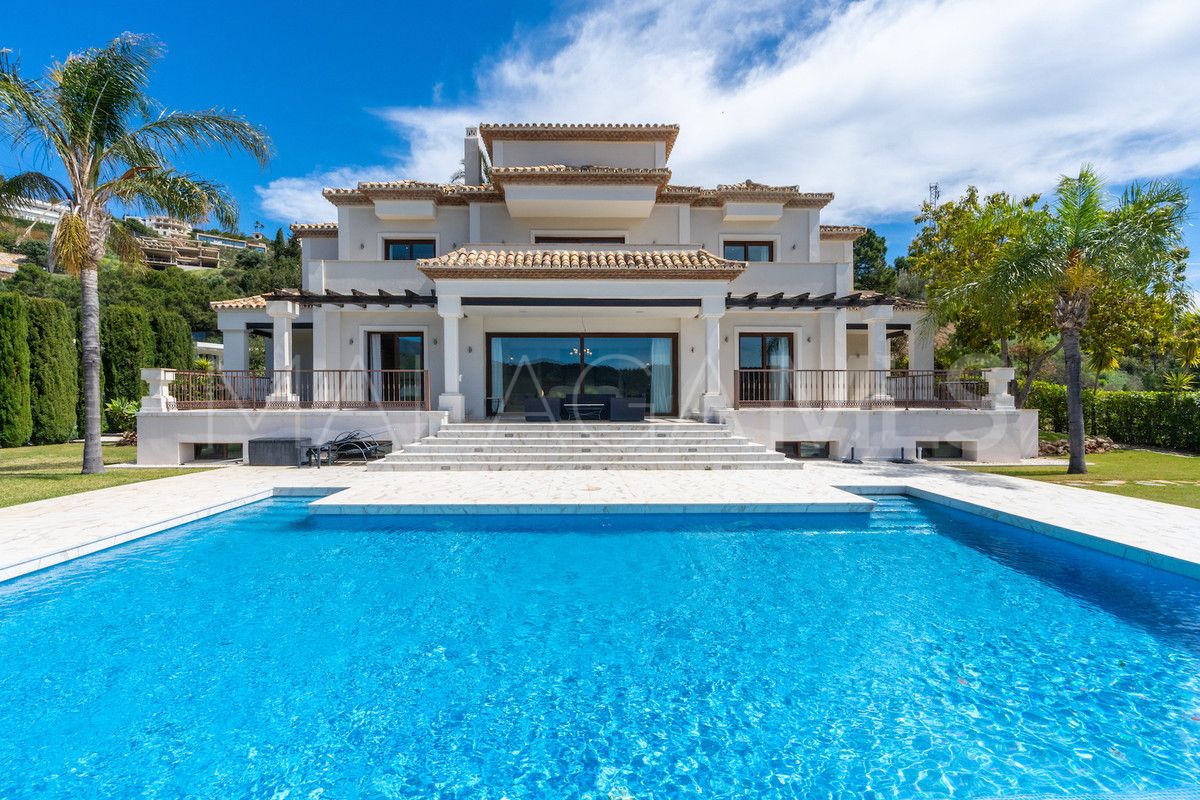 Villa for sale in Benahavis