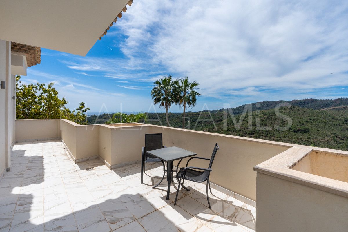 Villa for sale in Benahavis