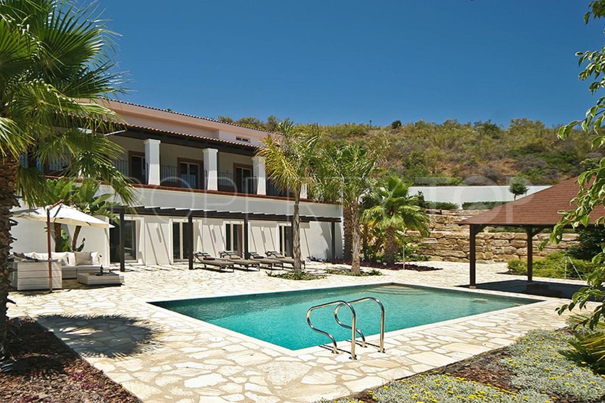 6 bedrooms villa in Benahavis for sale