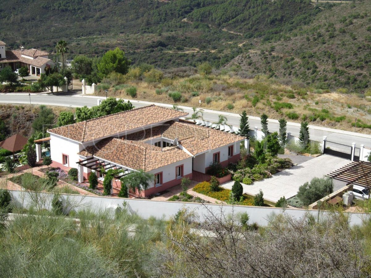 6 bedrooms villa in Benahavis for sale