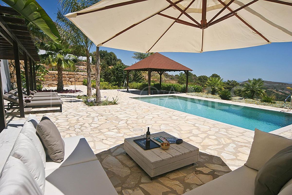 6 bedrooms villa in Benahavis for sale