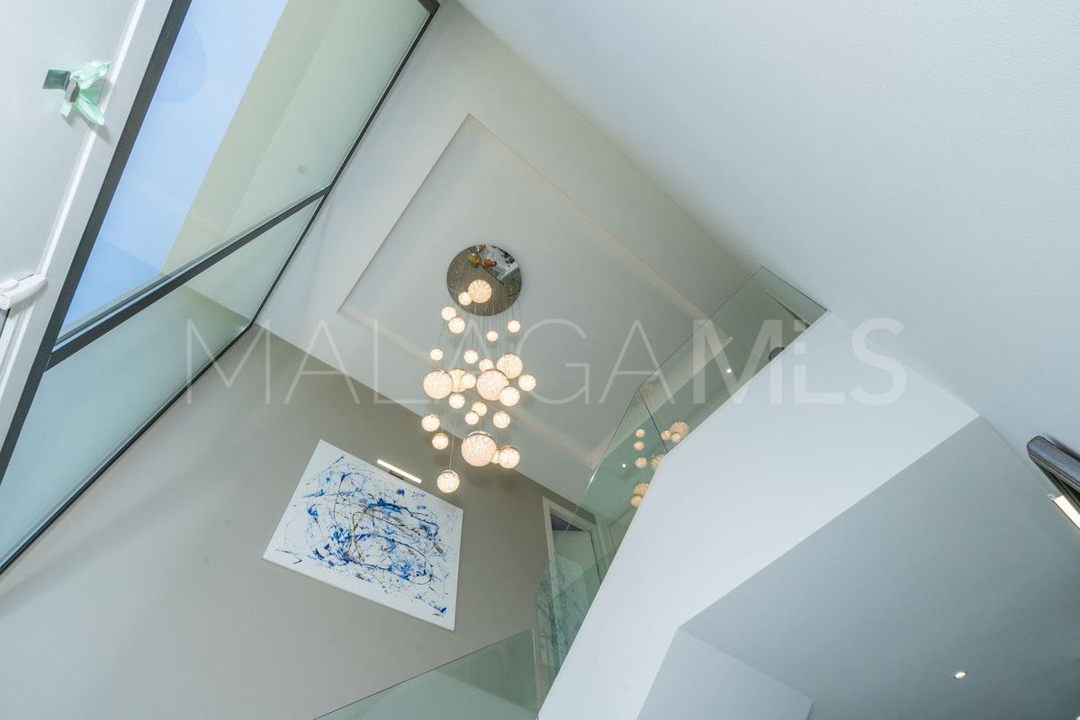 For sale El Paraiso 5 bedrooms villa