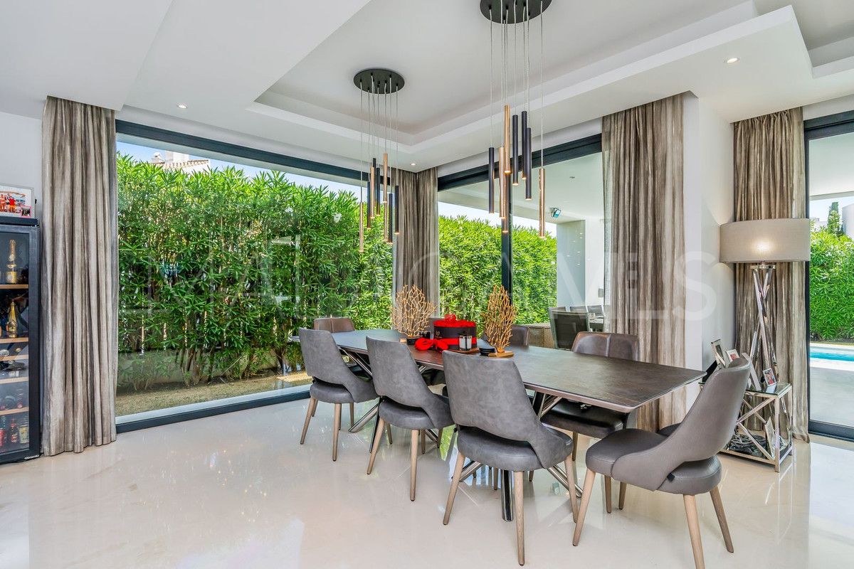 For sale El Paraiso 5 bedrooms villa