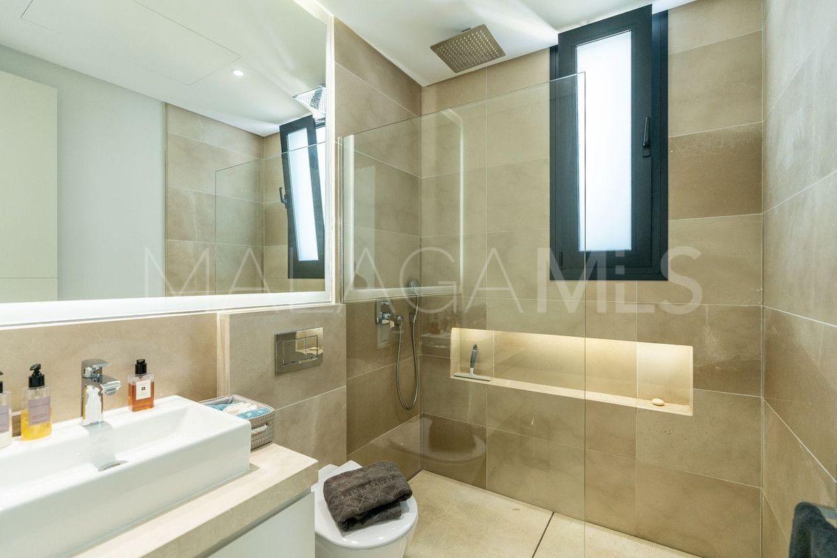 For sale El Paraiso 5 bedrooms villa