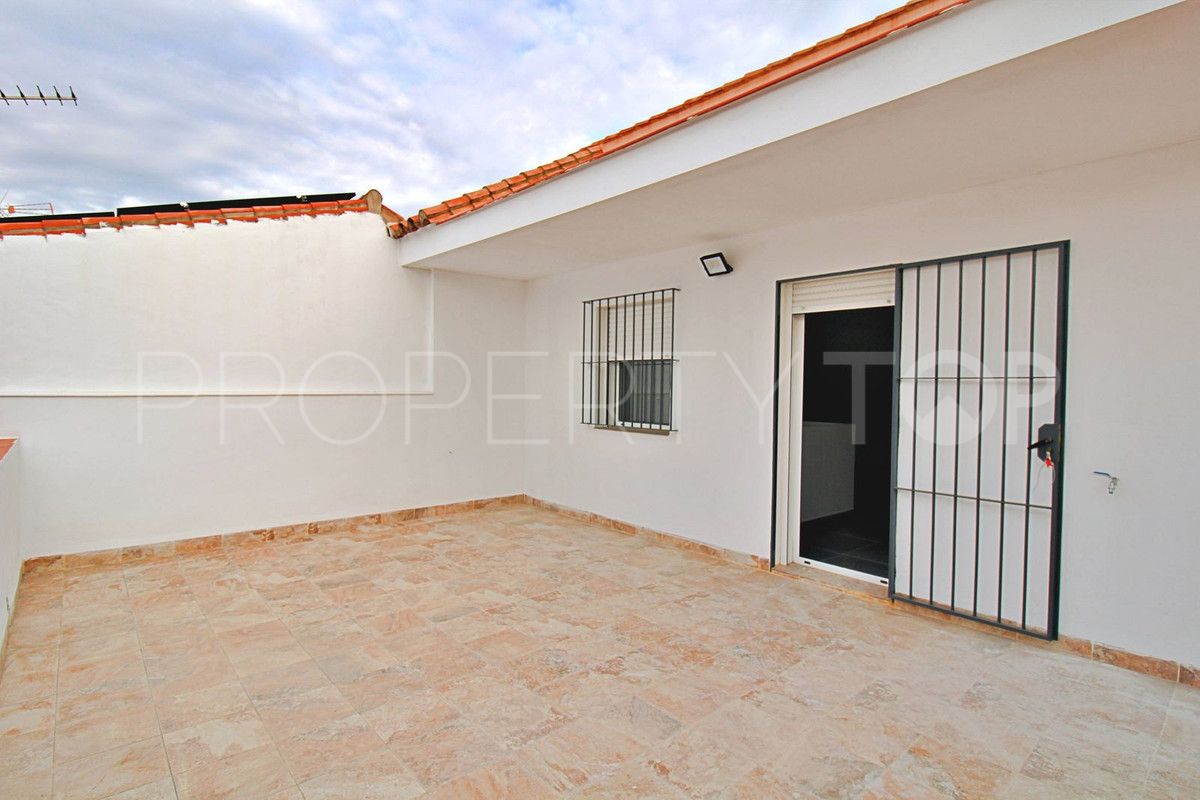 Las Lagunas town house for sale