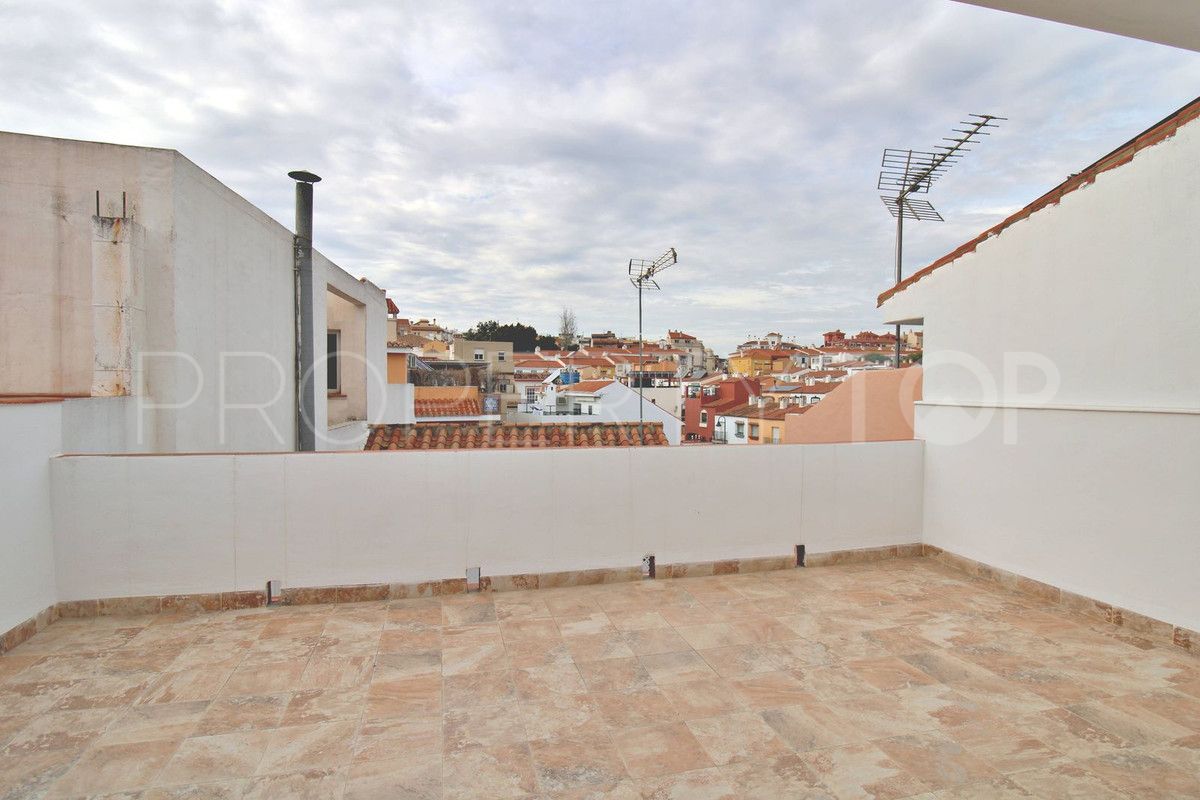 Las Lagunas town house for sale