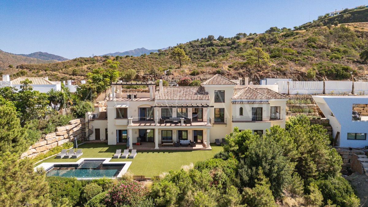 Villa for sale in Benahavis