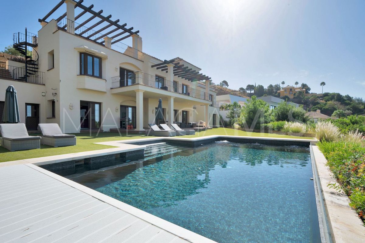 Villa for sale in Benahavis