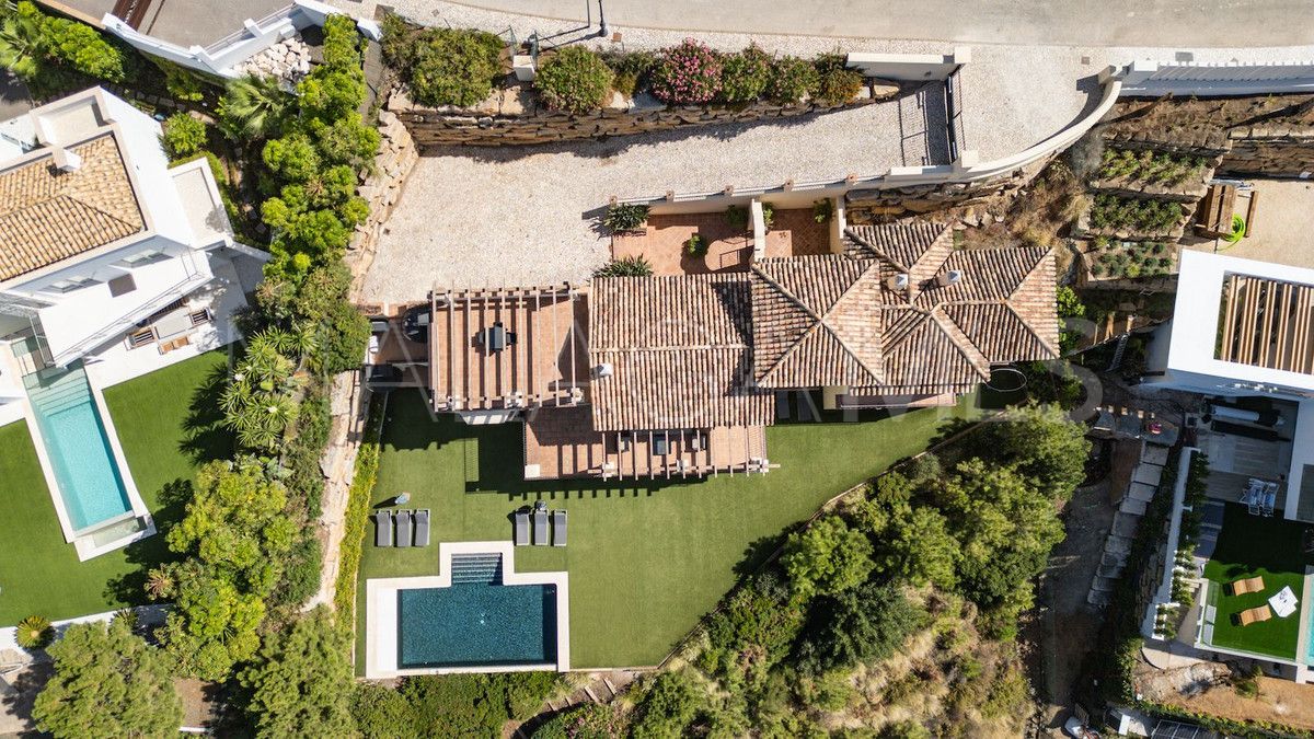 Villa for sale in Benahavis