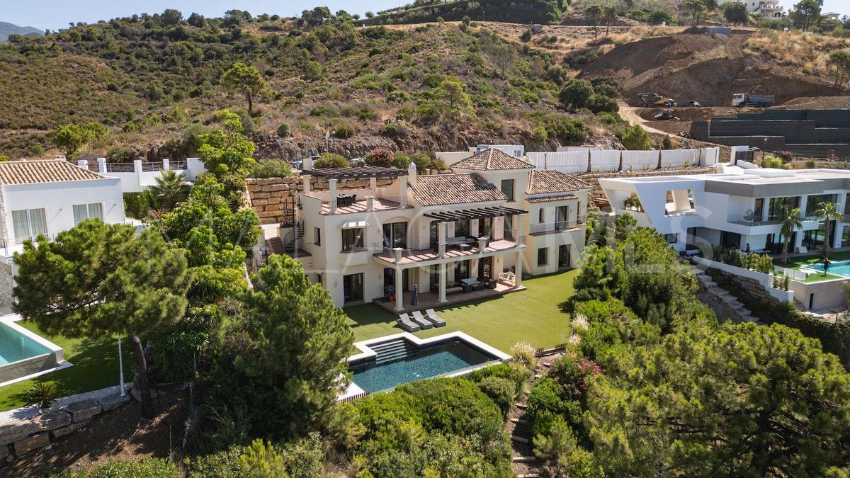 Villa for sale in Benahavis