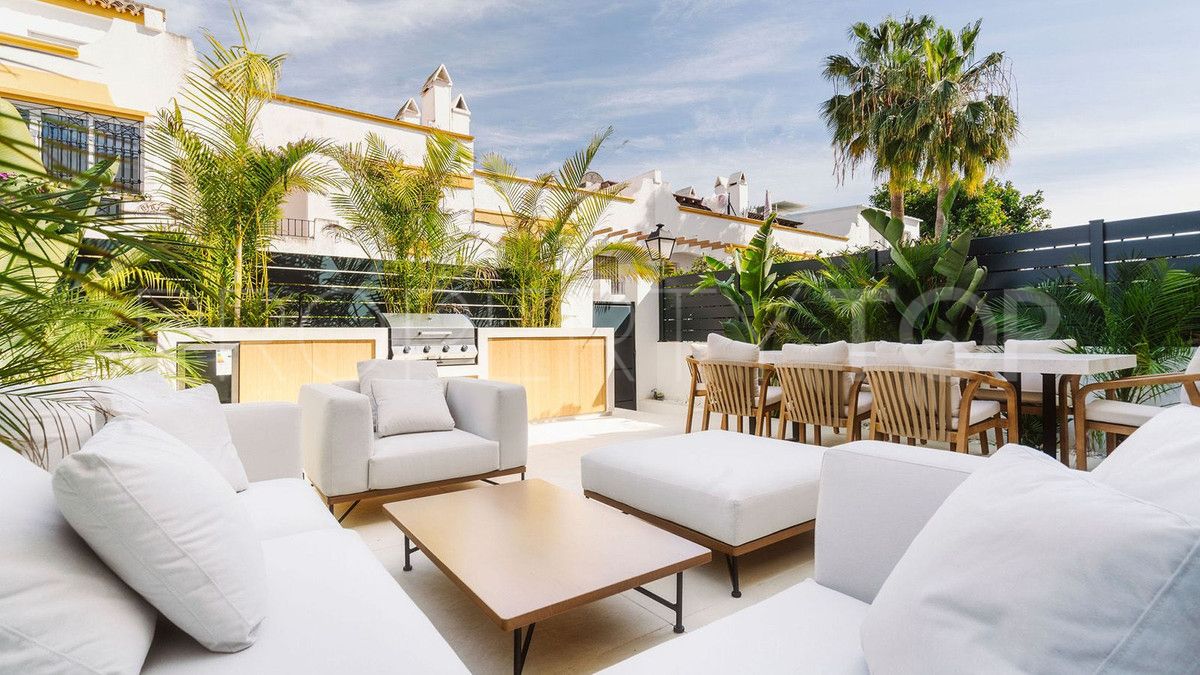 Marbella Golden Mile, adosado de 5 dormitorios en venta