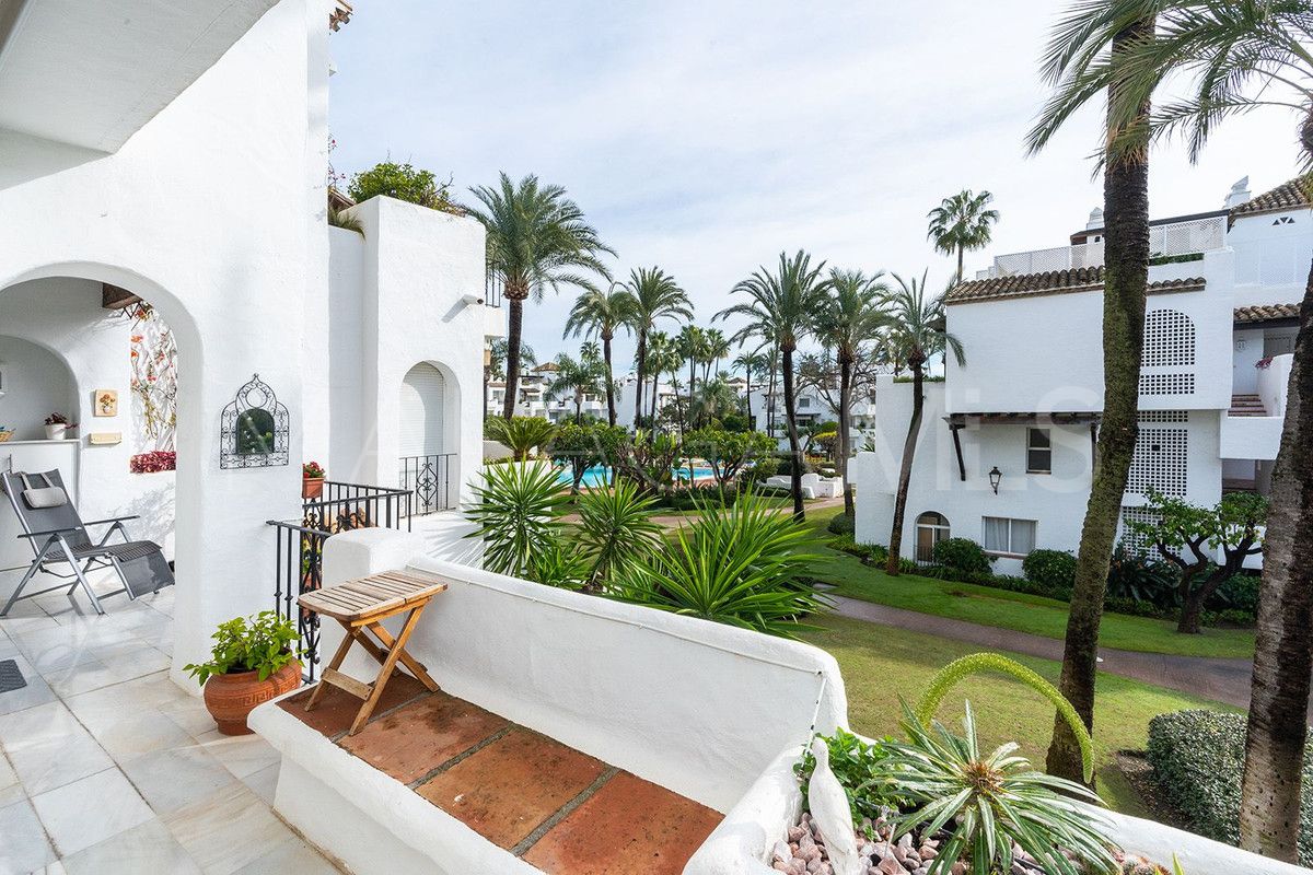 Apartamento for sale with 2 bedrooms in Estepona