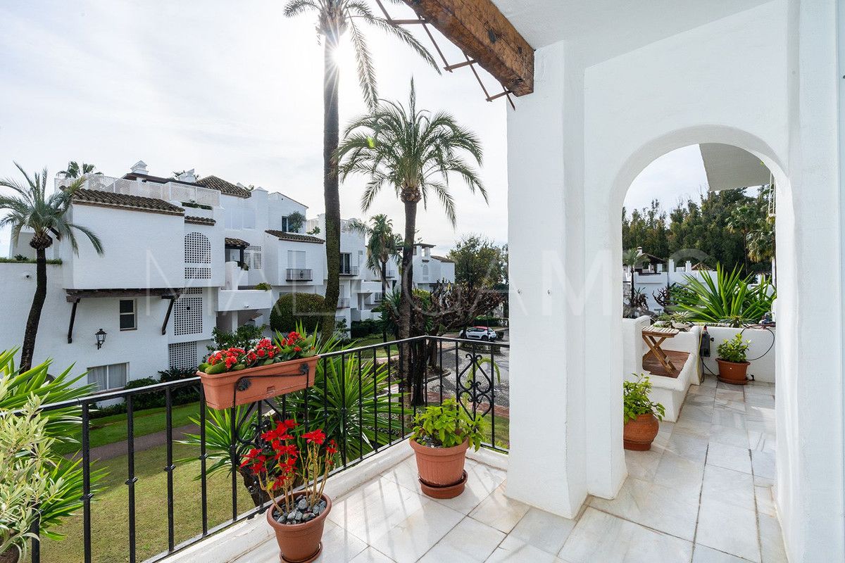 Apartamento for sale with 2 bedrooms in Estepona