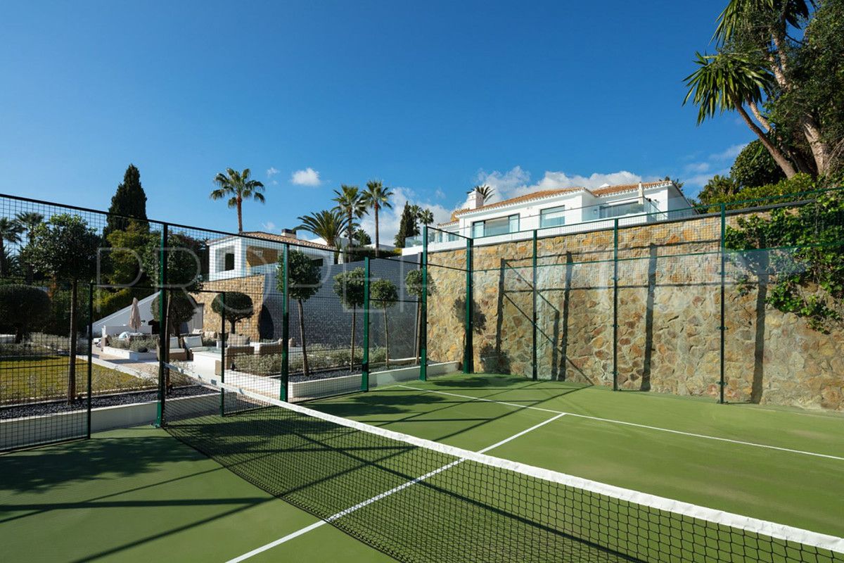 Nueva Andalucia, villa de 5 dormitorios a la venta