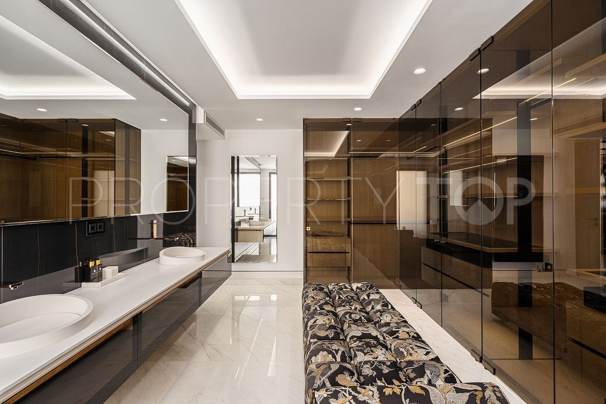 New Golden Mile 4 bedrooms penthouse for sale