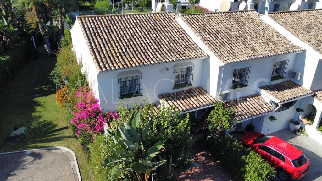 Buy Las Petunias town house with 3 bedrooms