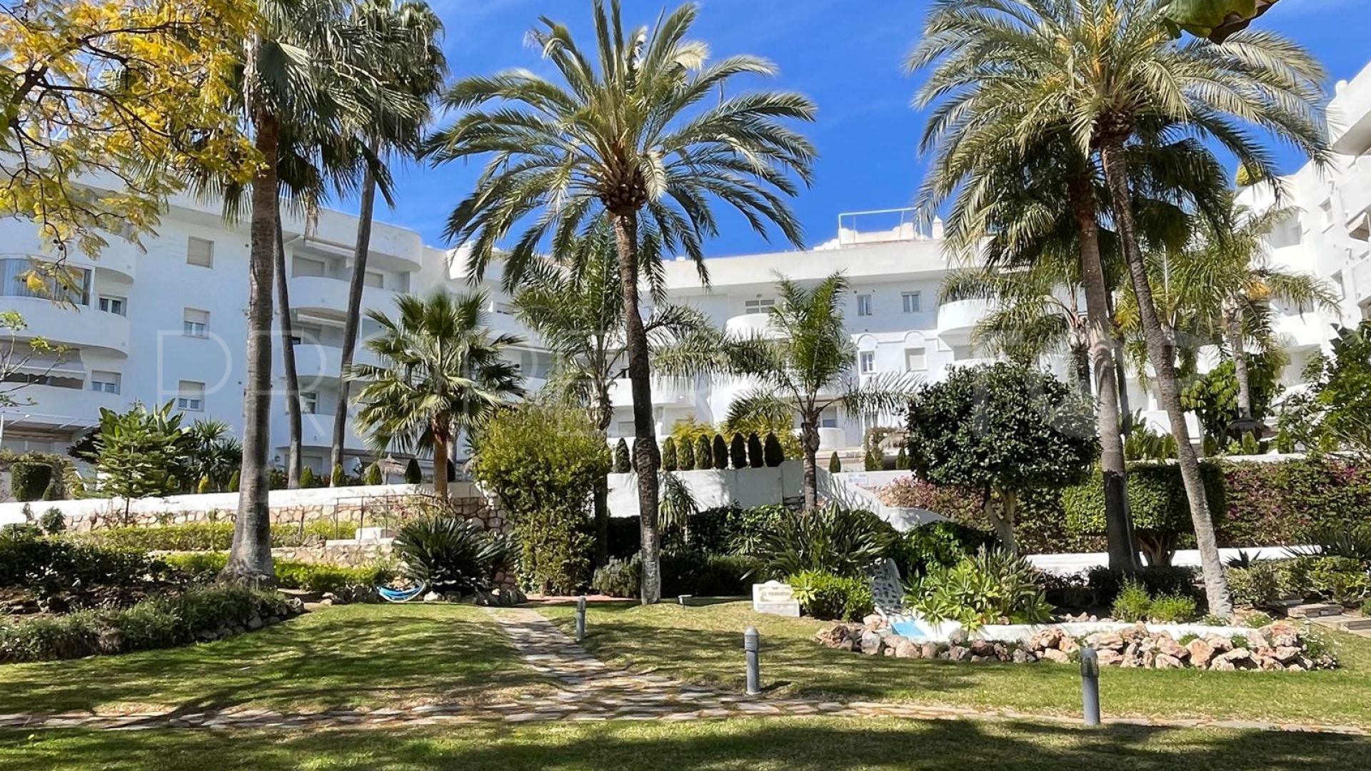 Se vende atico duplex en Marbella Real