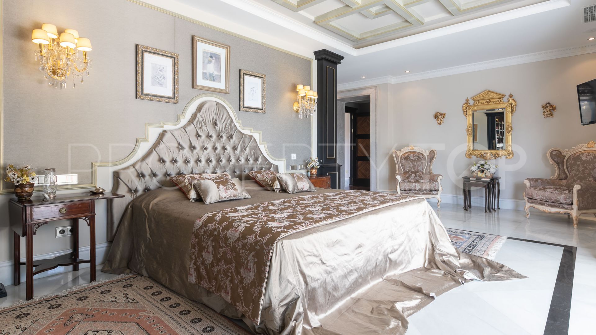 La Quinta de Sierra Blanca 5 bedrooms mansion for sale