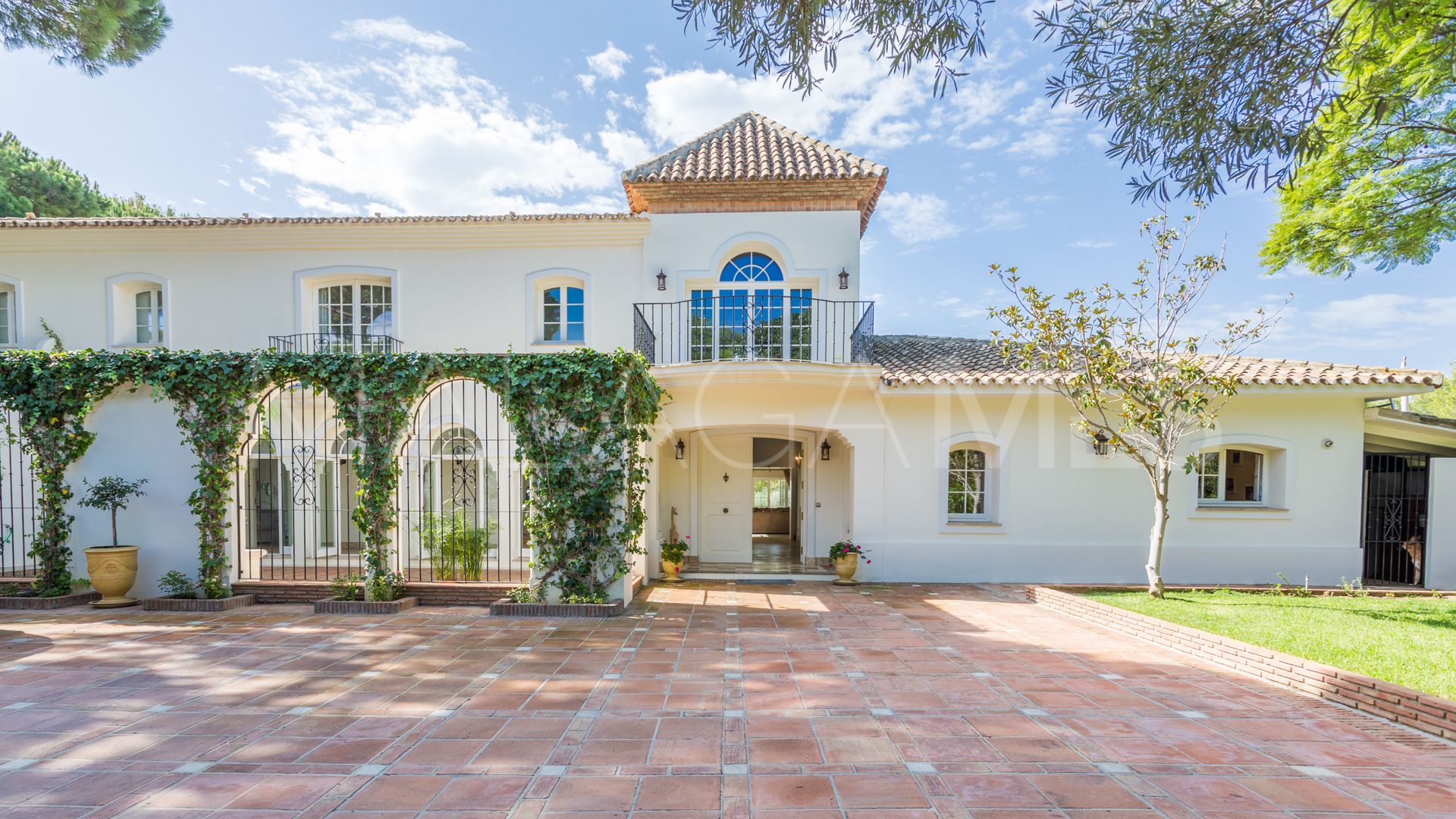 Buy villa in Hacienda las Chapas