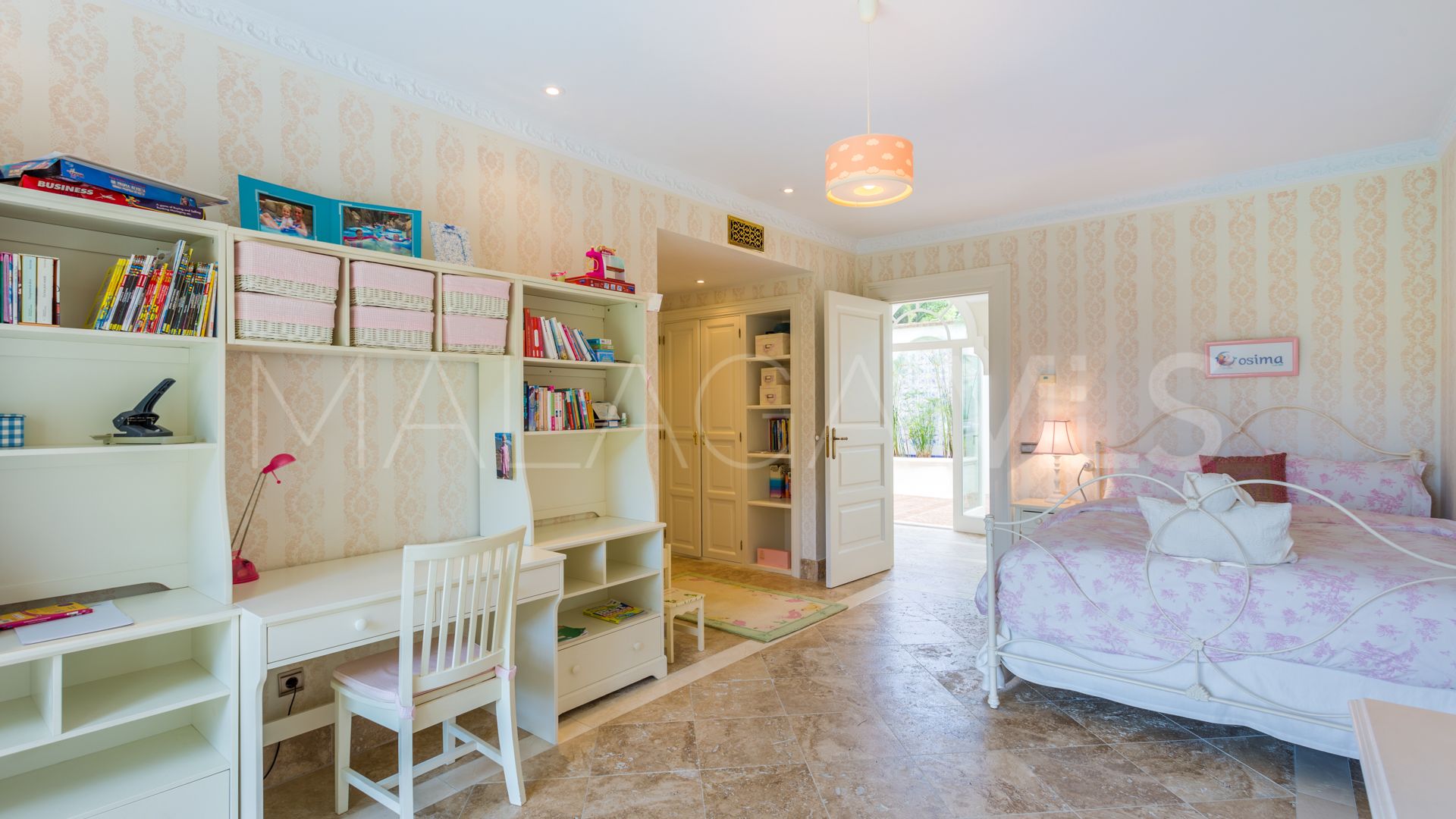 Buy villa in Hacienda las Chapas