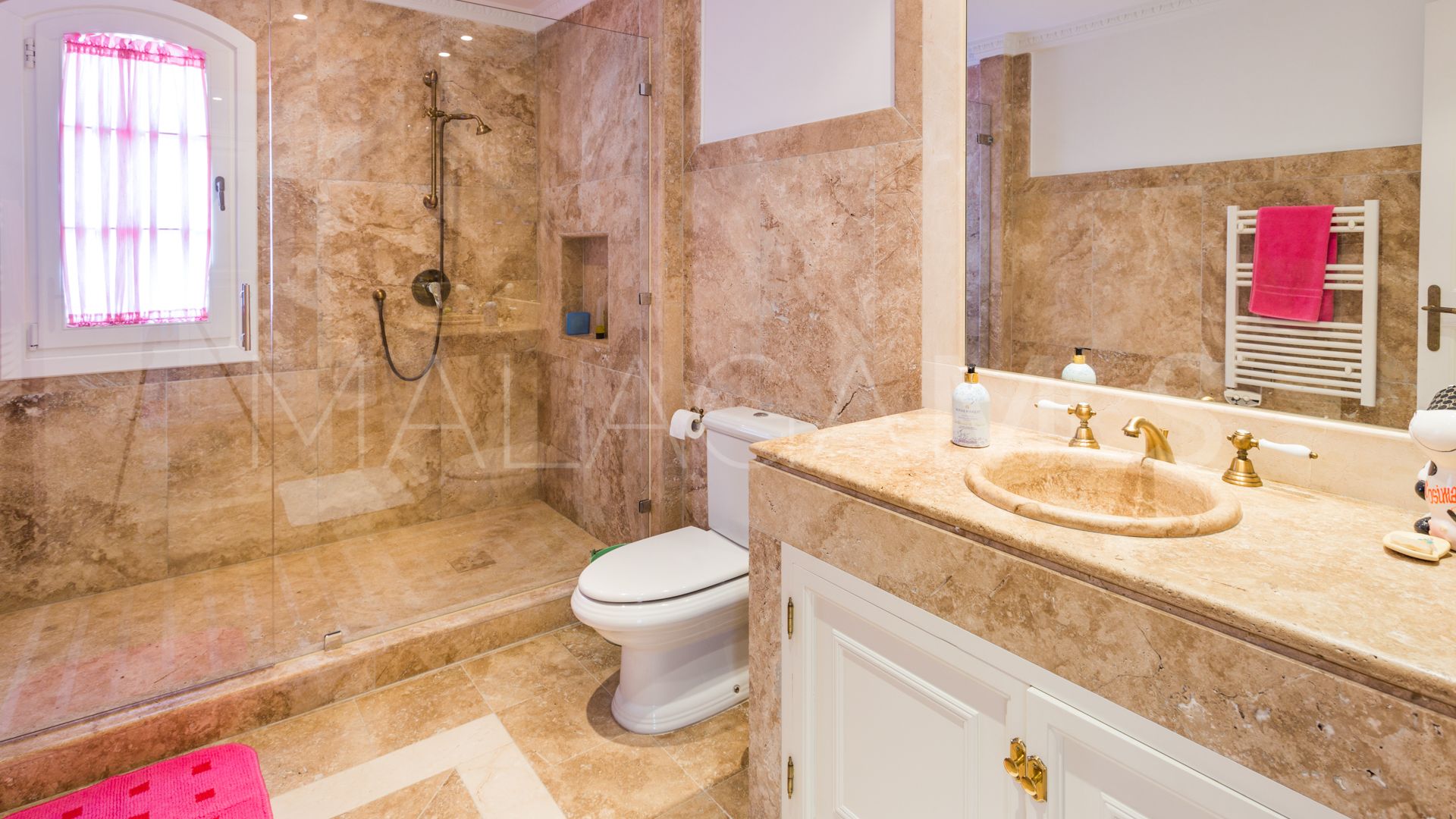 Buy villa in Hacienda las Chapas