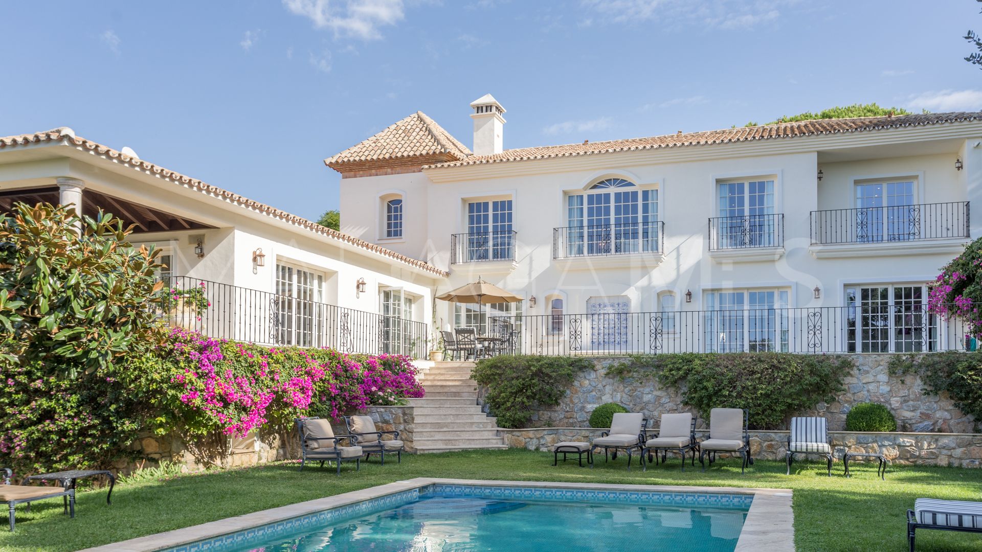 Buy villa in Hacienda las Chapas