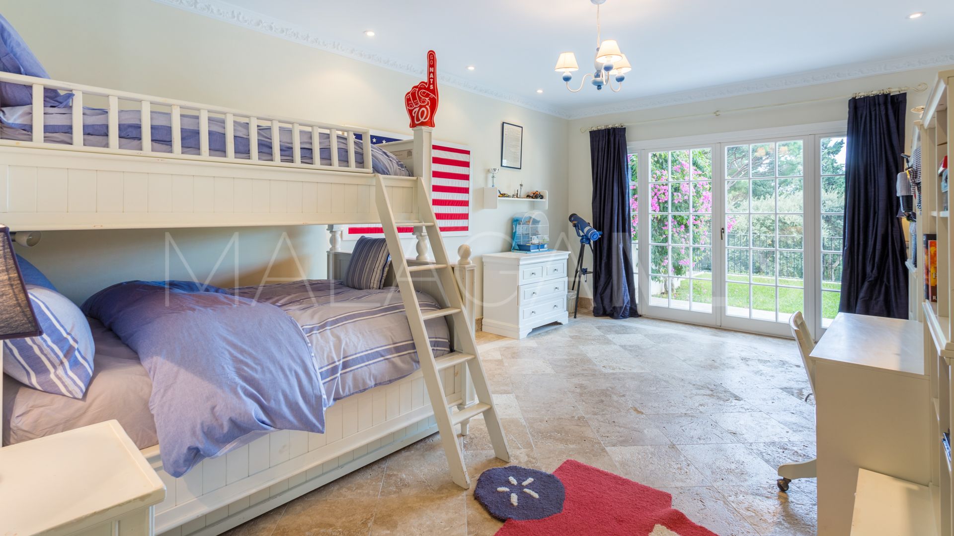 Buy villa in Hacienda las Chapas