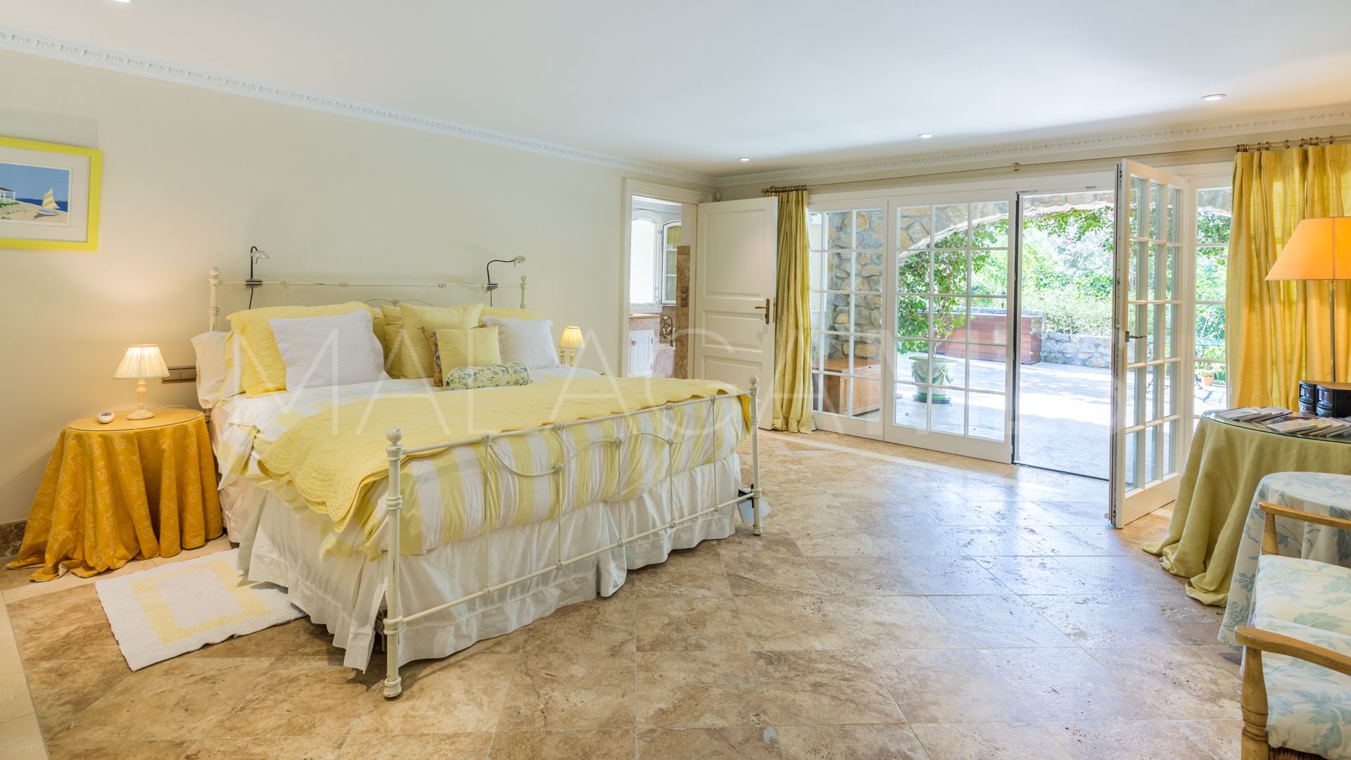 Buy villa in Hacienda las Chapas