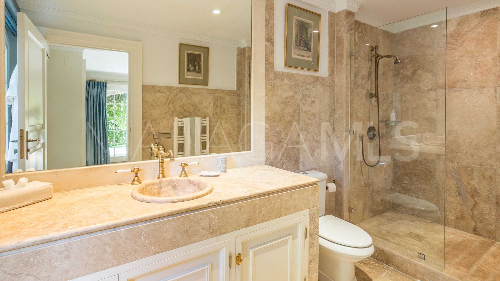 Buy villa in Hacienda las Chapas