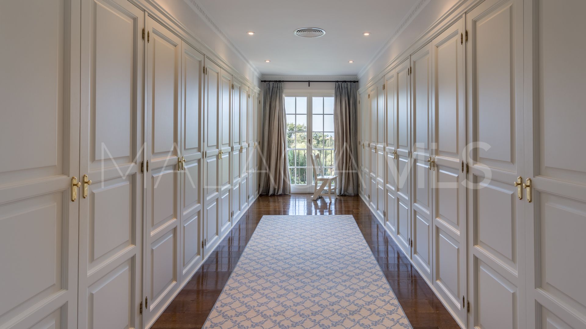 Buy villa in Hacienda las Chapas