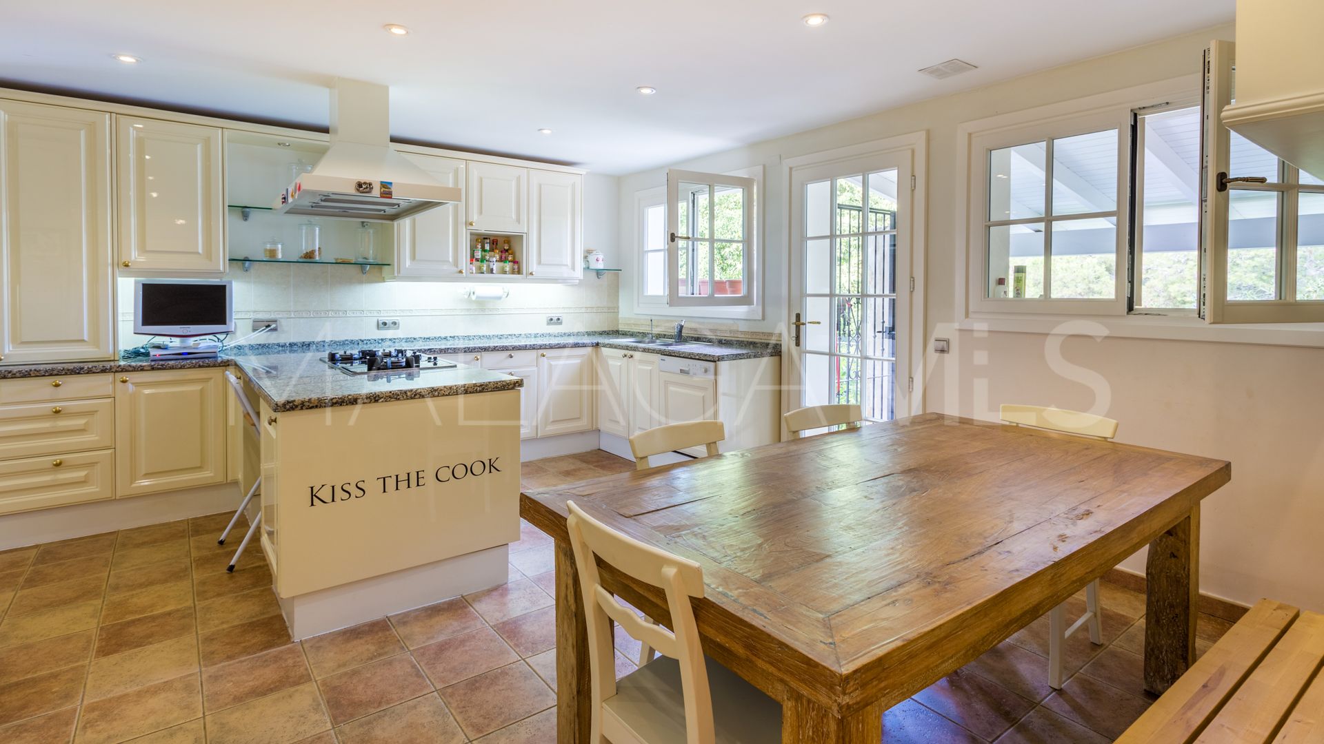 Buy villa in Hacienda las Chapas