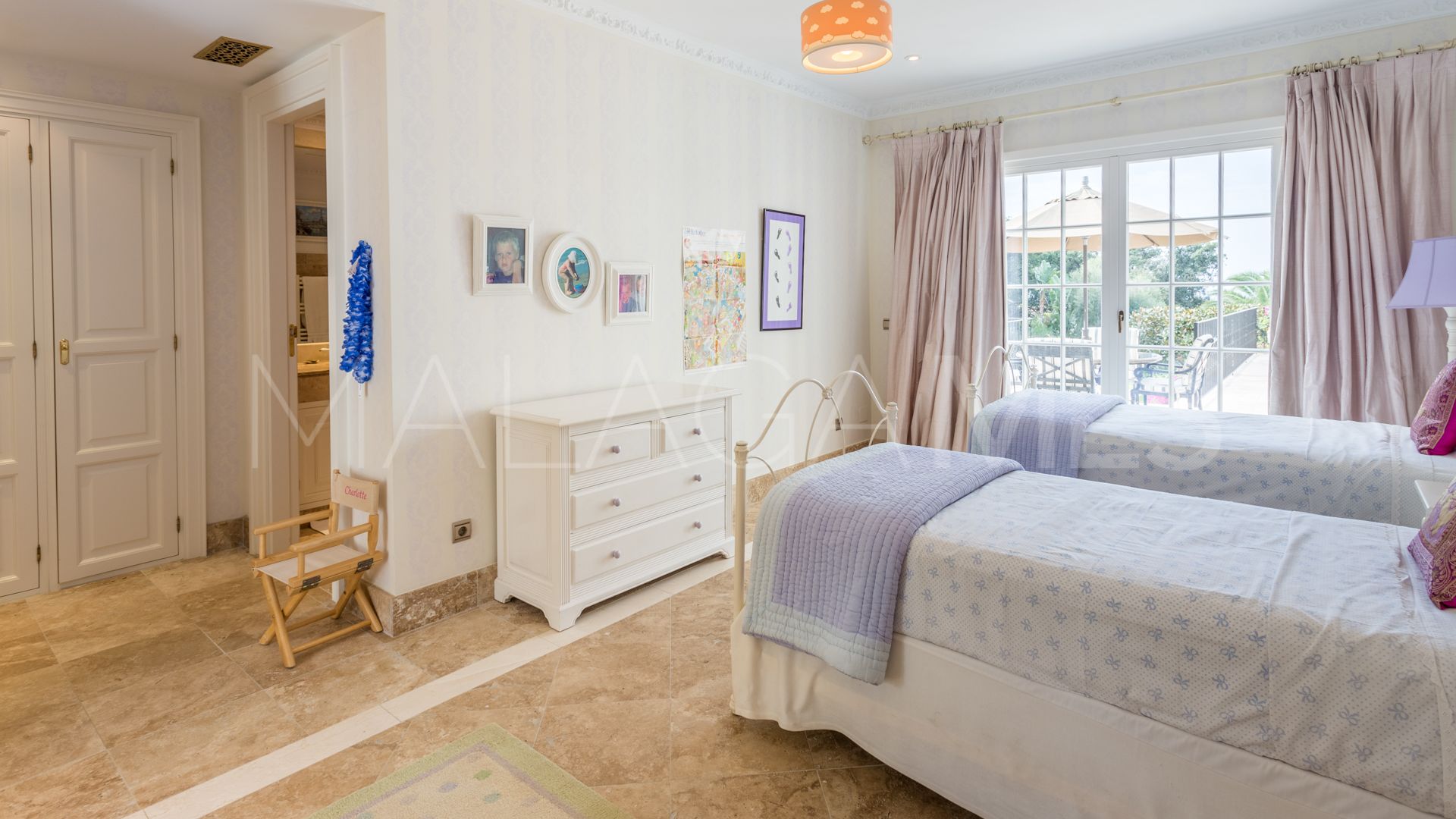 Buy villa in Hacienda las Chapas