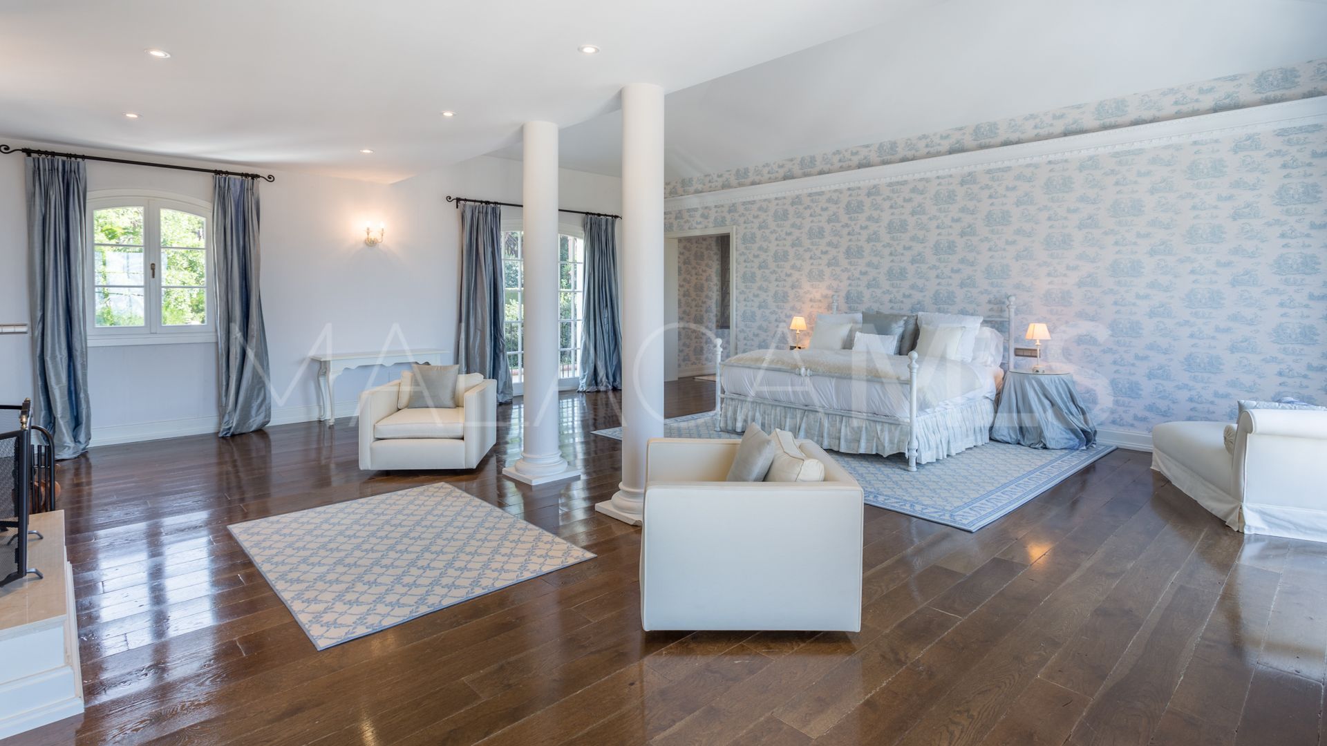 Buy villa in Hacienda las Chapas