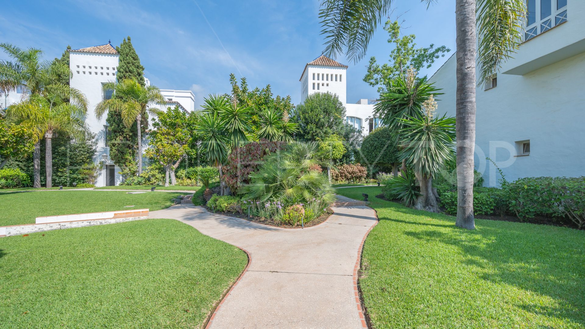 Ground Floor Apartment in Alhambra del Mar 2BR, 2BA, 167m², €1.3M