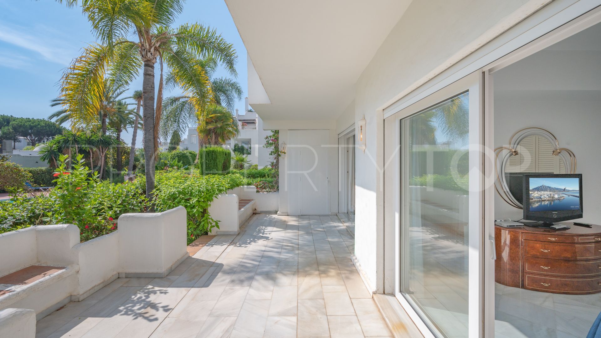 Ground Floor Apartment in Alhambra del Mar 2BR, 2BA, 167m², €1.3M