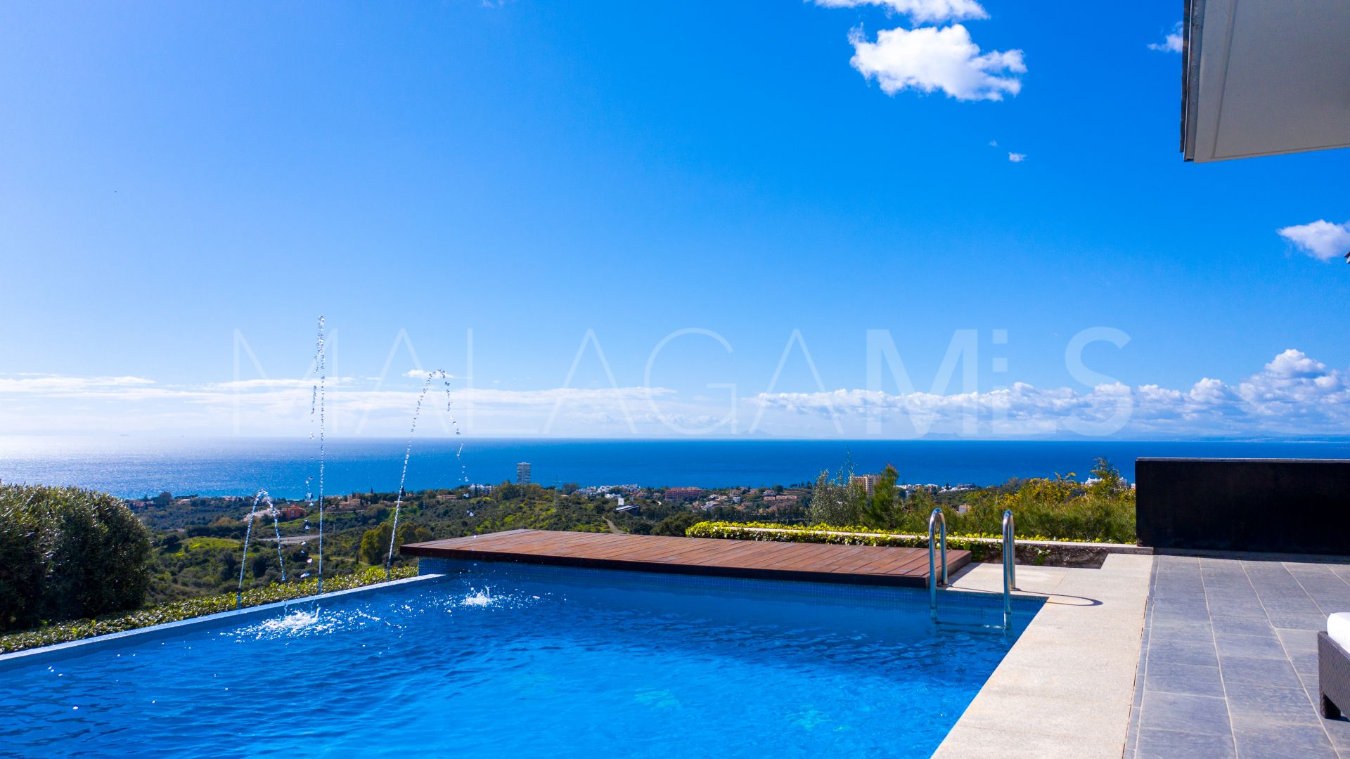 Villa for sale in Los Altos de los Monteros