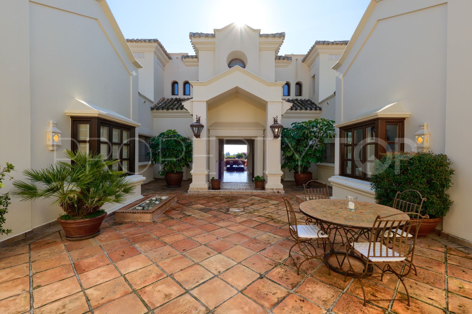 Villa for sale in Marbella Hill Club with 5 bedrooms