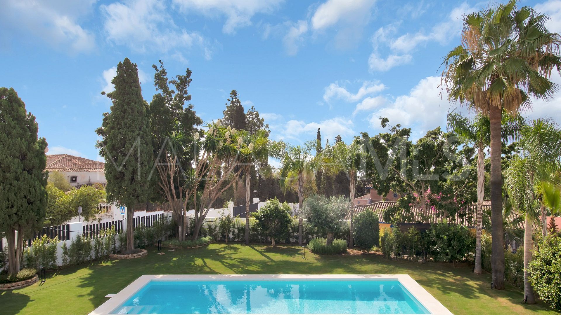 Villa for sale in Las Lomas del Marbella Club with 6 bedrooms