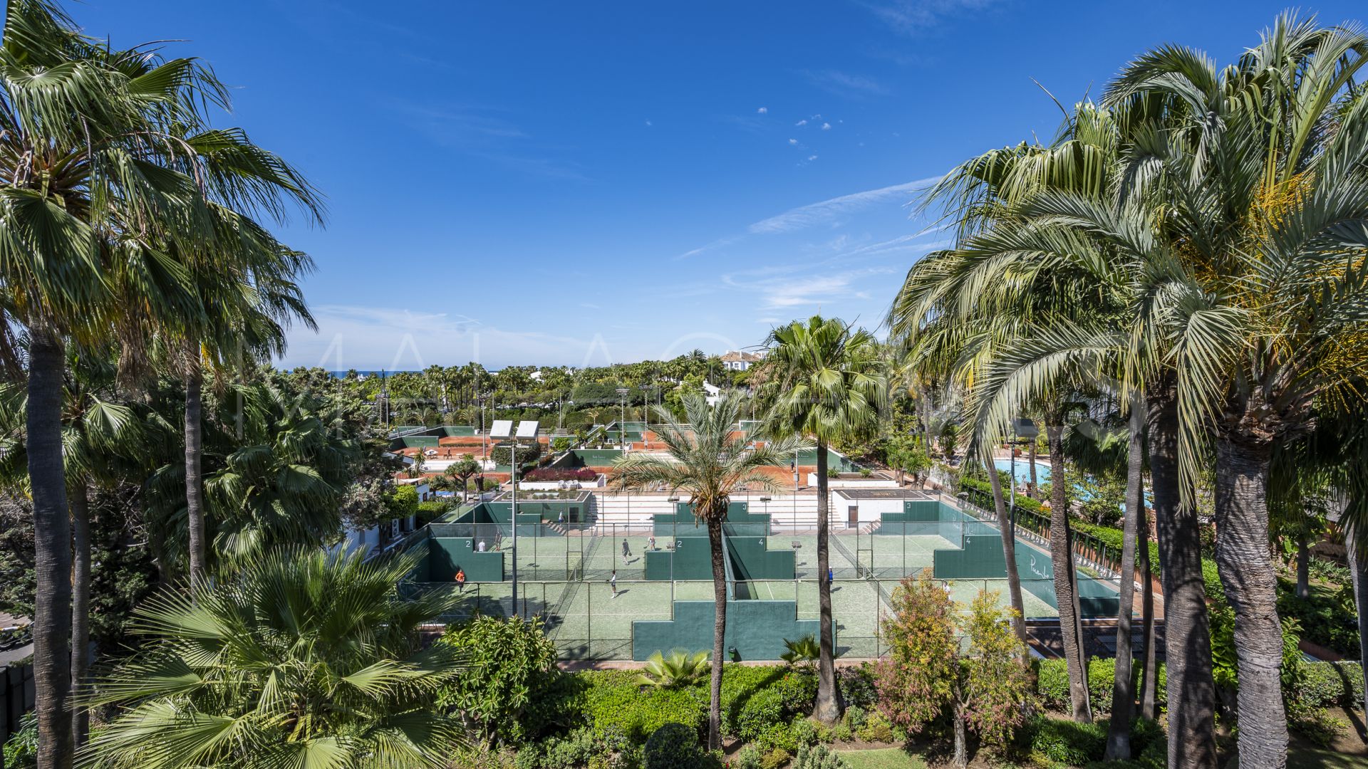 Duplex penthouse for sale in Marina Puente Romano