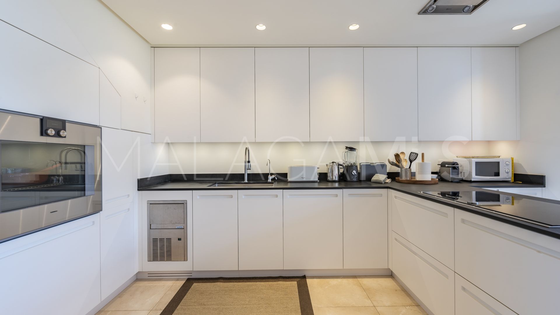 Duplex penthouse for sale in Marina Puente Romano