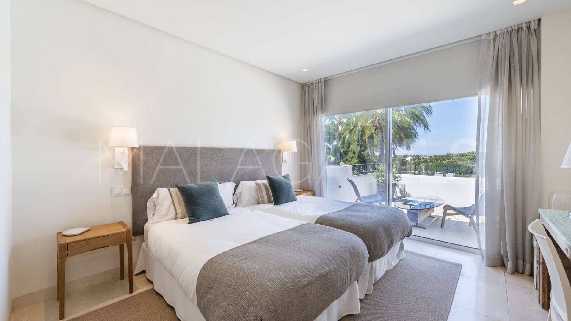 Duplex penthouse for sale in Marina Puente Romano