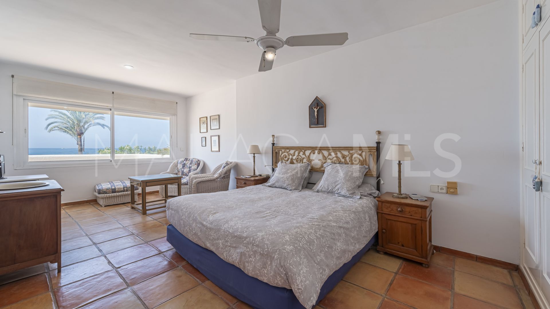 Buy Marbesa 6 bedrooms villa