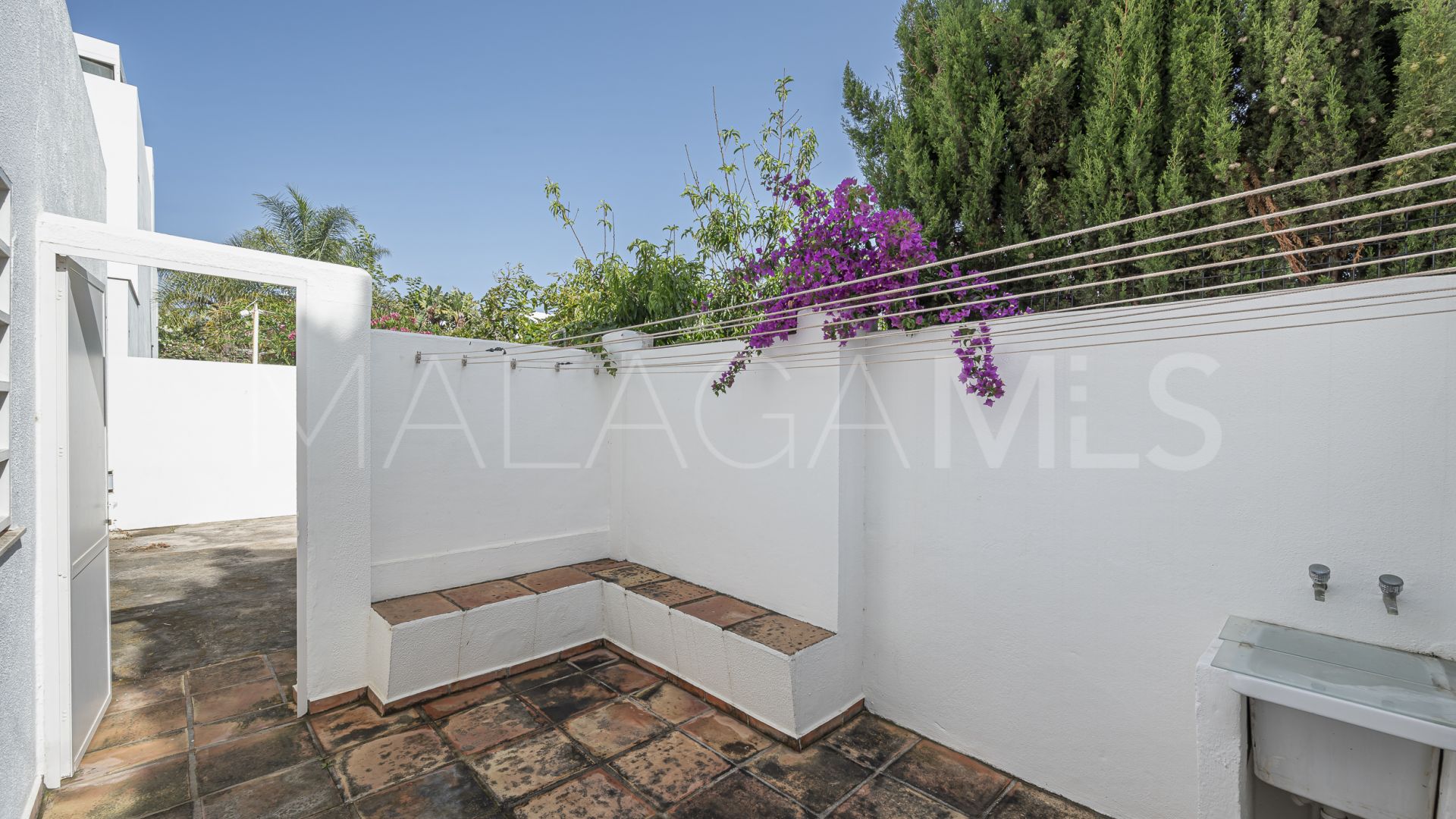 Buy Marbesa 6 bedrooms villa