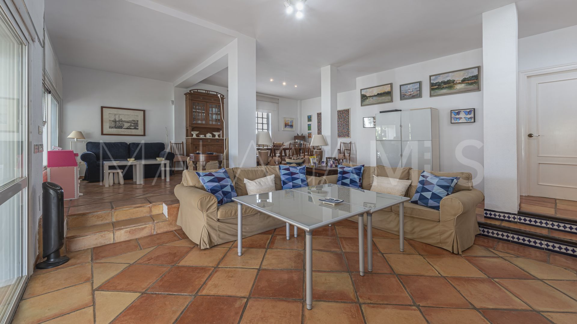 Buy Marbesa 6 bedrooms villa